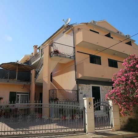 וודיצה Guest House Lorenta מראה חיצוני תמונה