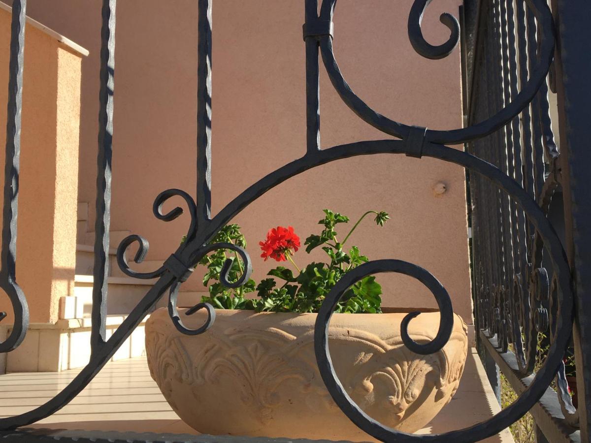 וודיצה Guest House Lorenta מראה חיצוני תמונה
