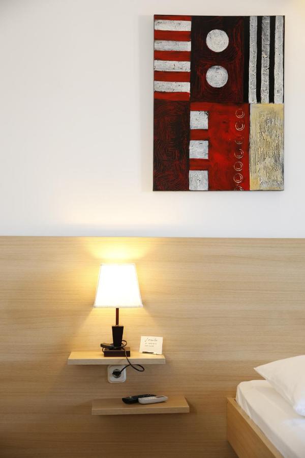 וודיצה Guest House Lorenta מראה חיצוני תמונה