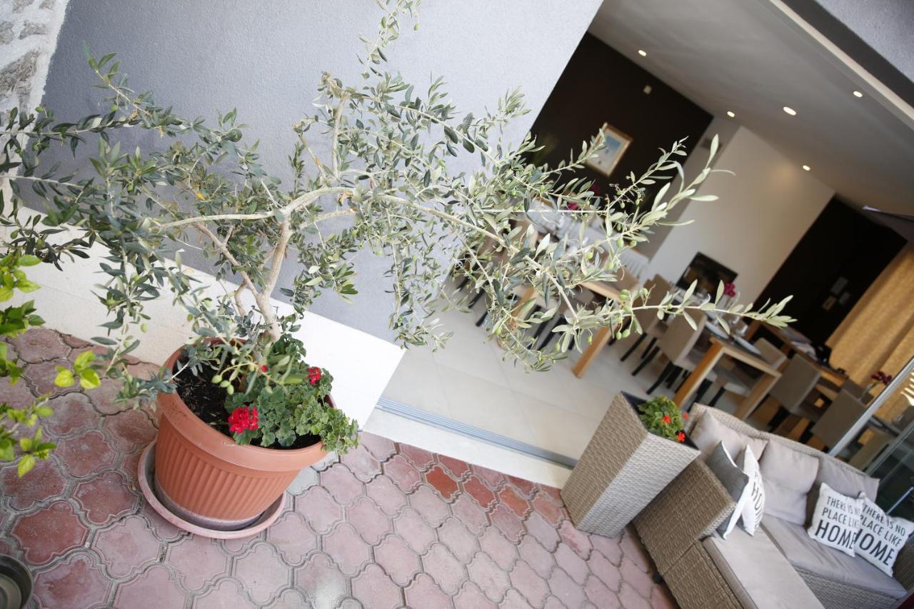 וודיצה Guest House Lorenta מראה חיצוני תמונה