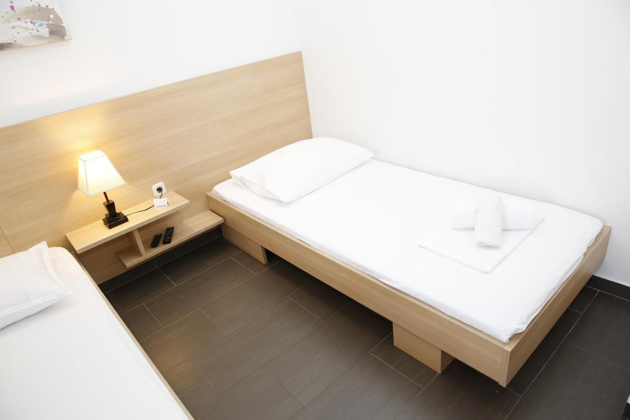 וודיצה Guest House Lorenta מראה חיצוני תמונה