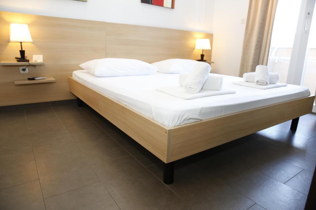 וודיצה Guest House Lorenta מראה חיצוני תמונה