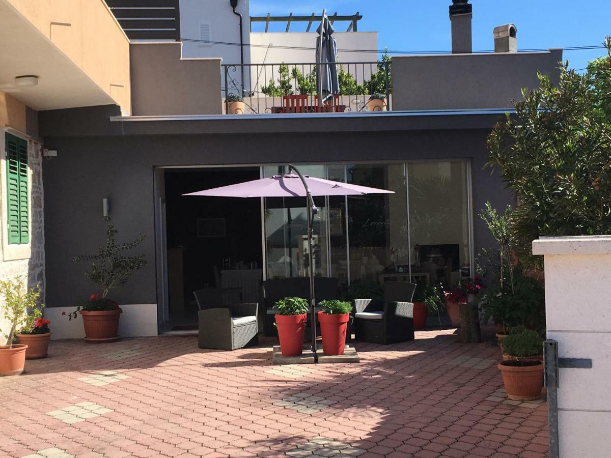 וודיצה Guest House Lorenta מראה חיצוני תמונה